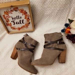 🍂Carlos Santana Miles Ankle Booties🍂